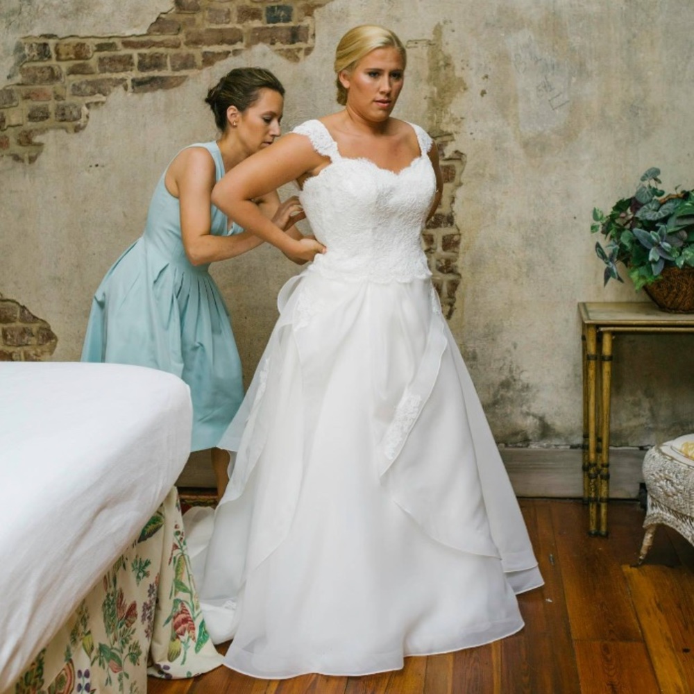 Paloma Blanca wedding dress